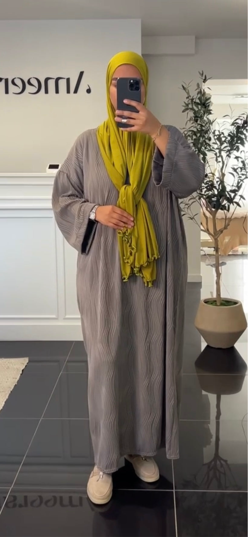 Abaya MINA